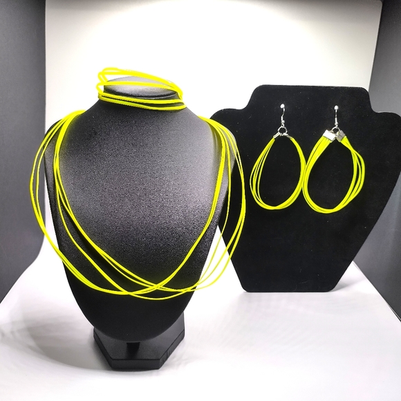 GLOW NECKLACE - Picture 4 of 13